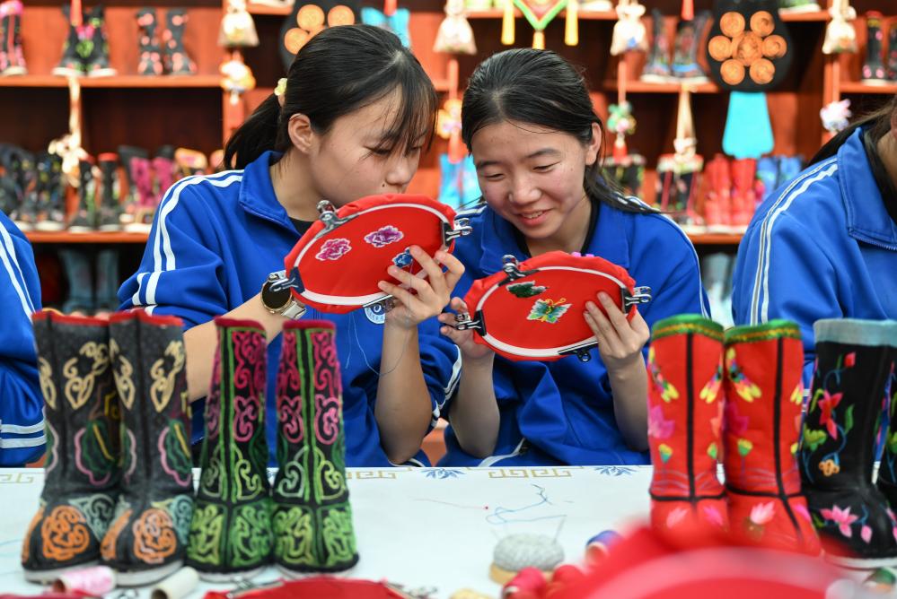 内蒙古科右中旗：非遗进课堂 文化共传承